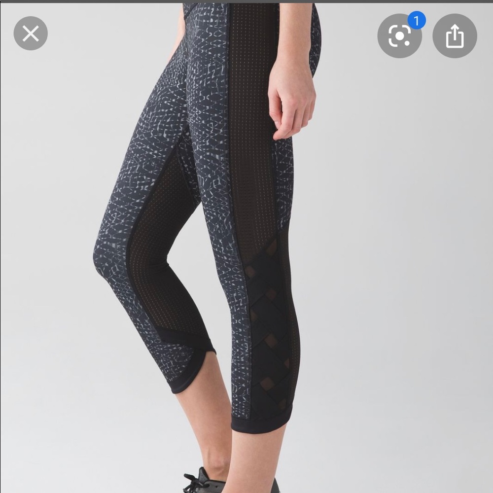 ❌Sold❌Lululemon Var-City Crop Samba Snake 10
